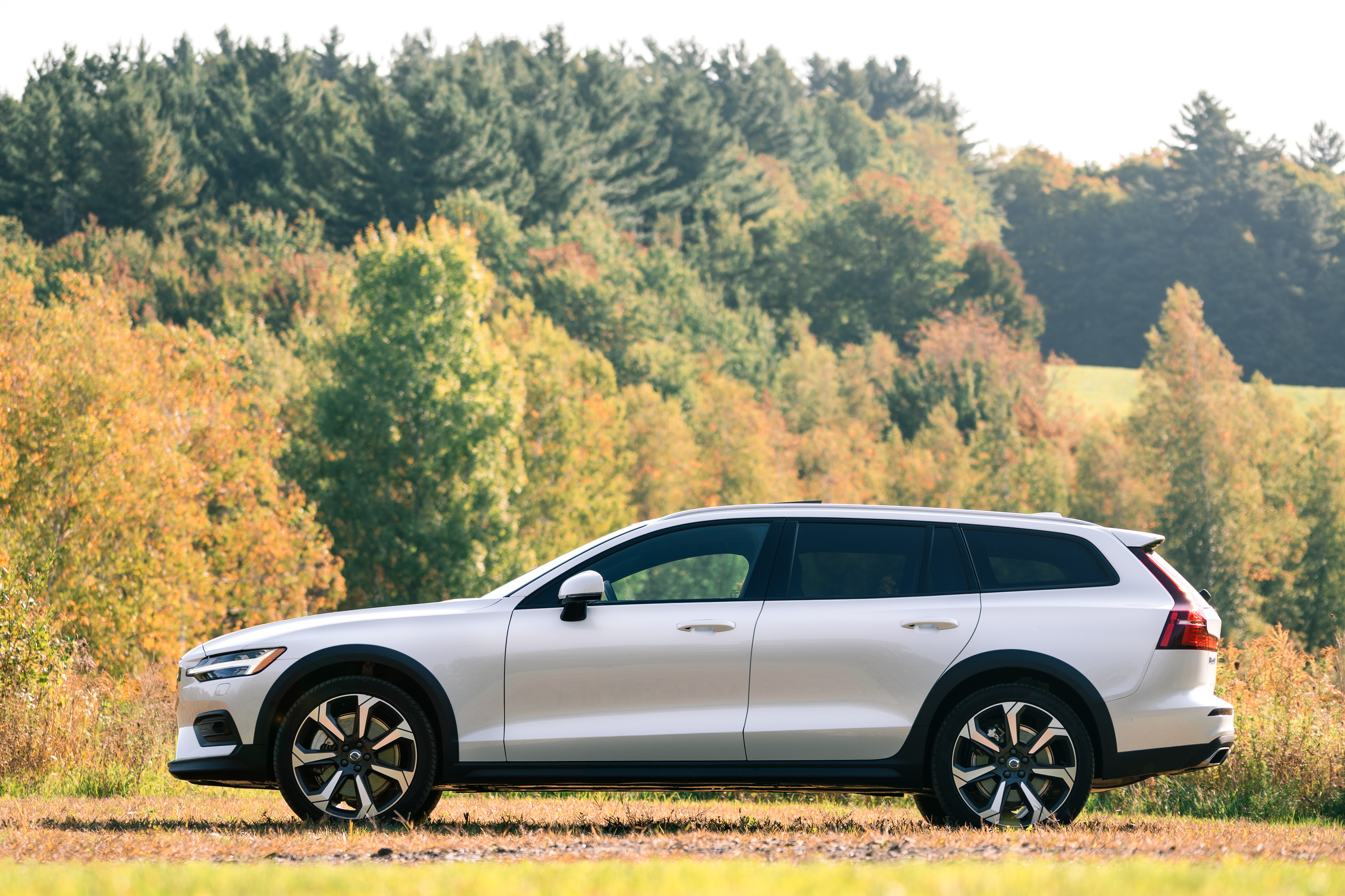 2020 Volvo V60 Cross Country is as butch as it is beautiful - CNET